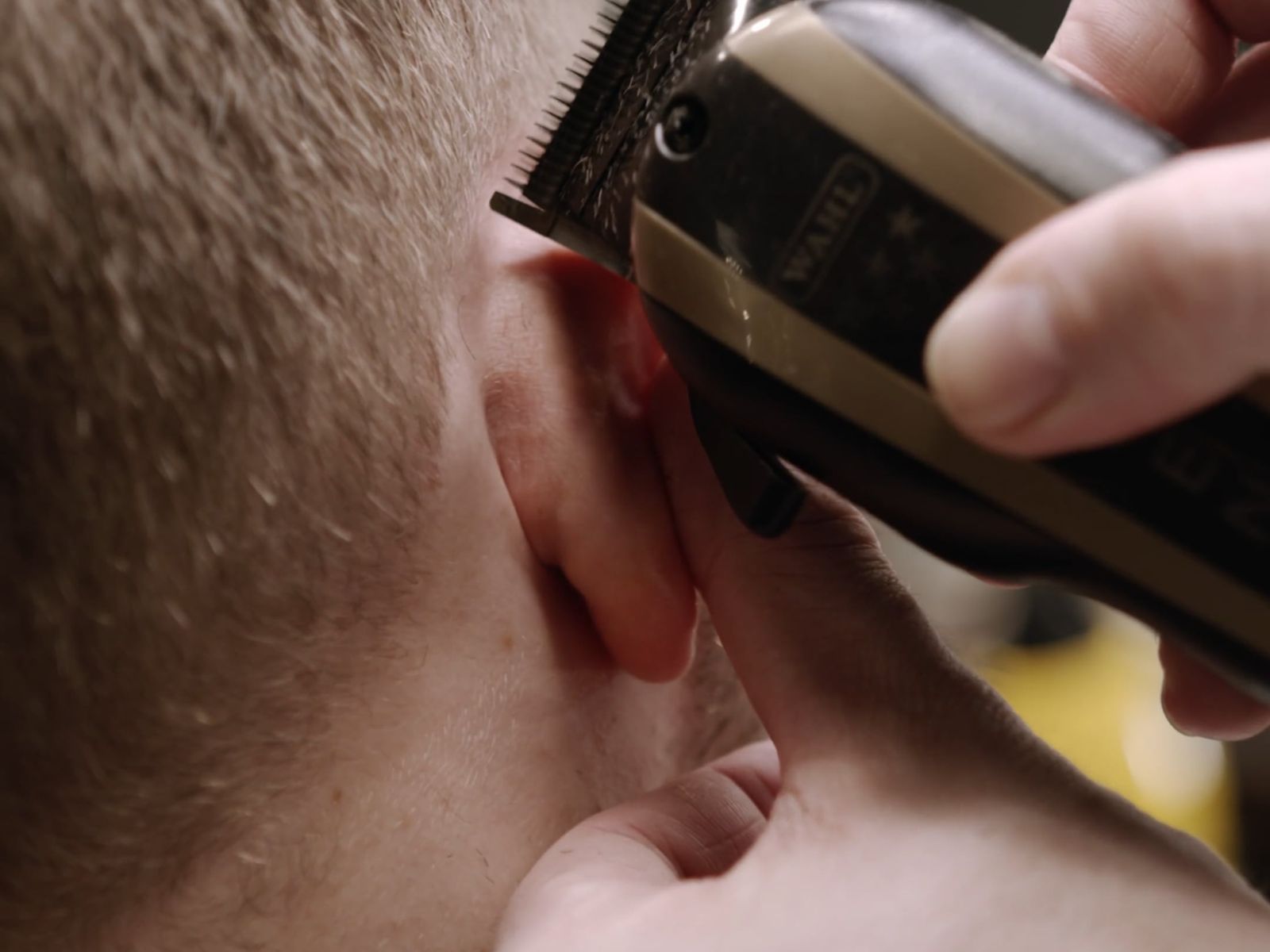 Detalle de corte en Barberías Premium